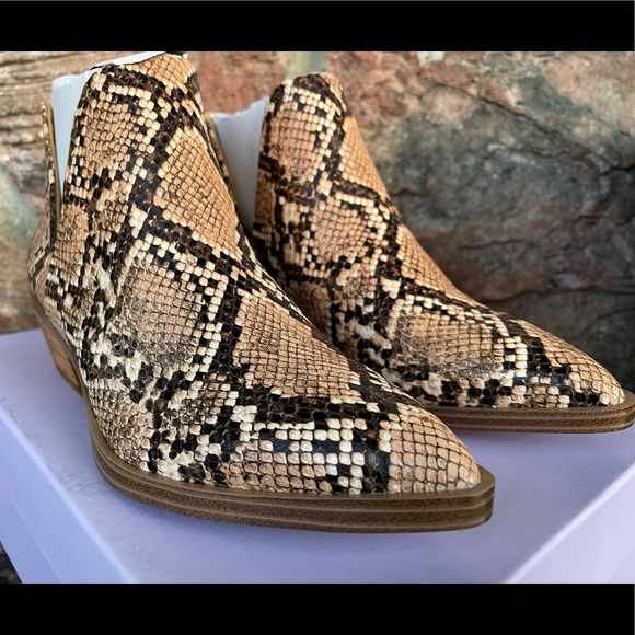 NEW  Madden Girl Zander Ankle Booties - Picture 4 of 13